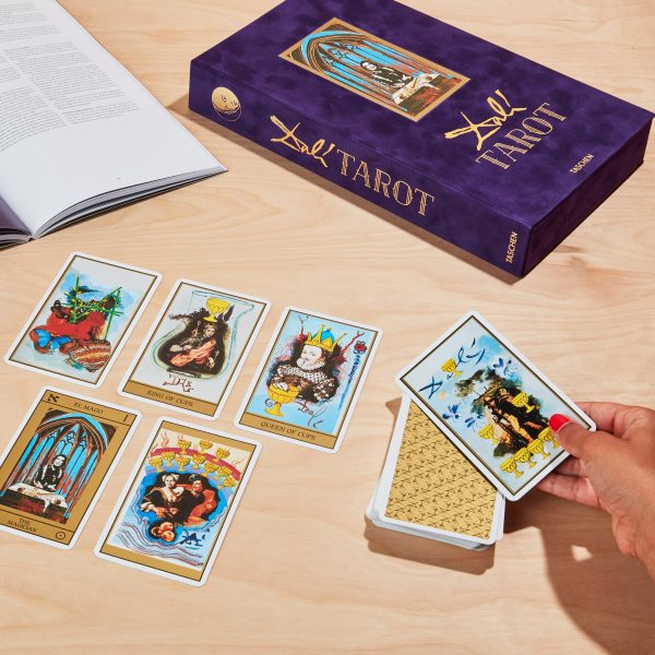 Salvador Dal?? Tarot Card Gift Set