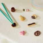 Japanese Ceramic Food Chopsticks Rest - Bunt Cake