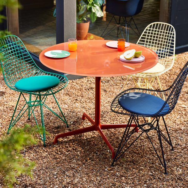 Herman Miller x HAY Eames Universal Base Round Table - Iron Red