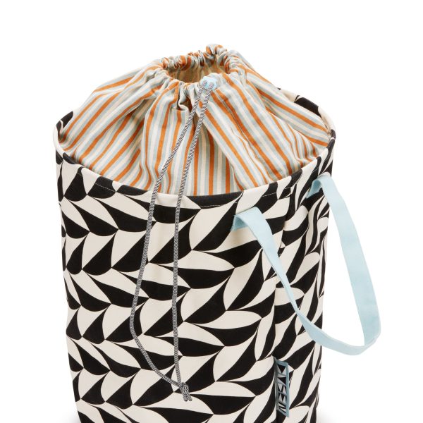 Dusen Dusen Canvas Laundry Bin - Scallop