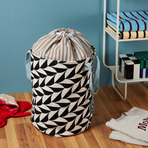Dusen Dusen Canvas Laundry Bin - Scallop