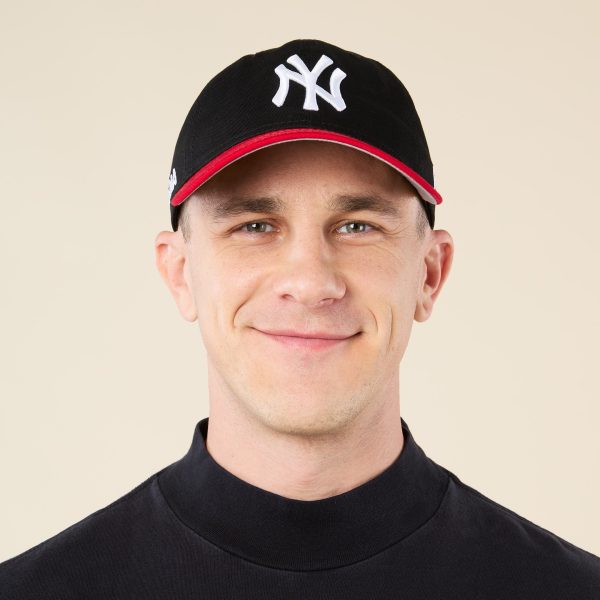 MoMA Yankees Two-Tone Adjustable Baseball Cap - Black/ Red